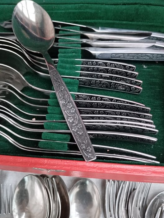 Столові прибори нержавейка.