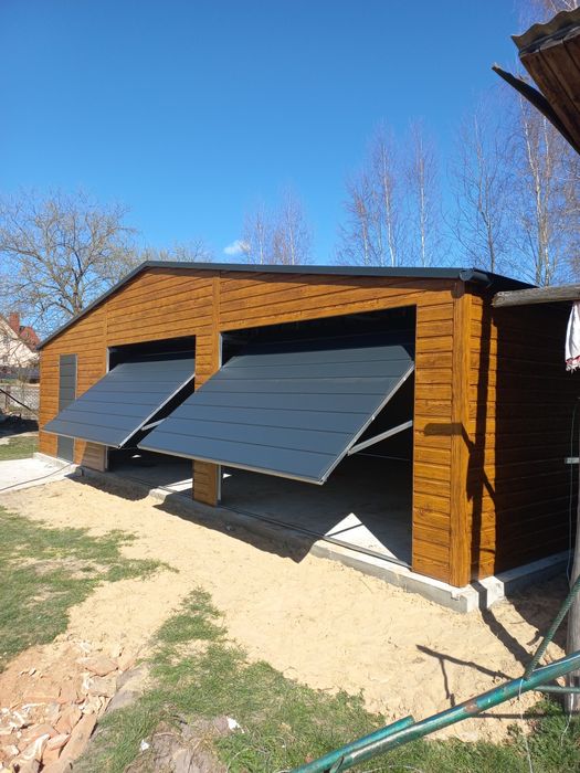 Garaż blaszany drewnopodobny konstrukcja profil zamknięty