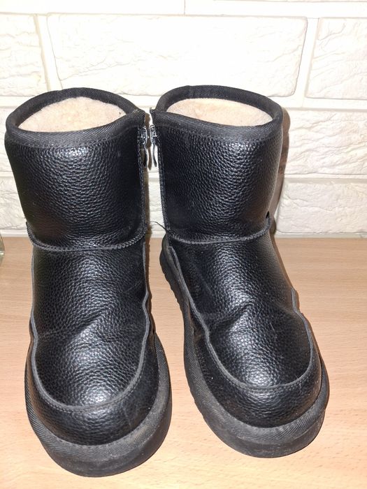 Уггі дитячі. 33 розмір.