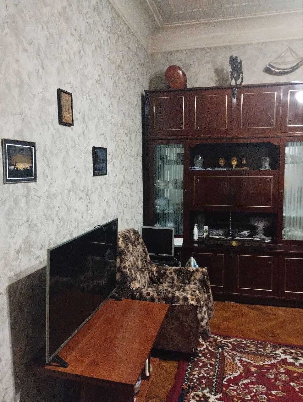 Продам 2-к кв центр