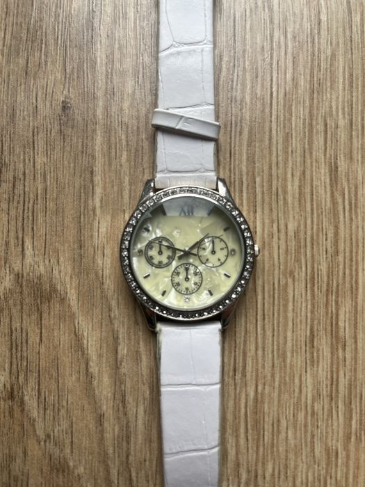 Zegarek damski biały