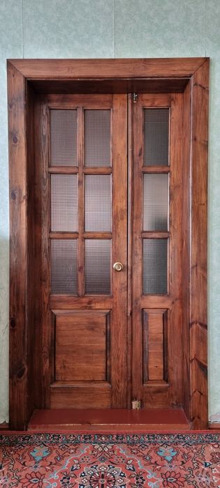 Двері міжкімнатні з коробкою та лиштвою . .