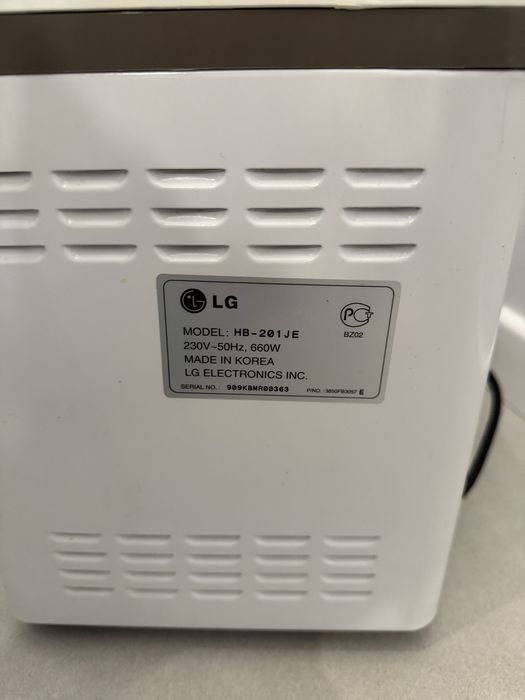 Нова хлібопічка LG