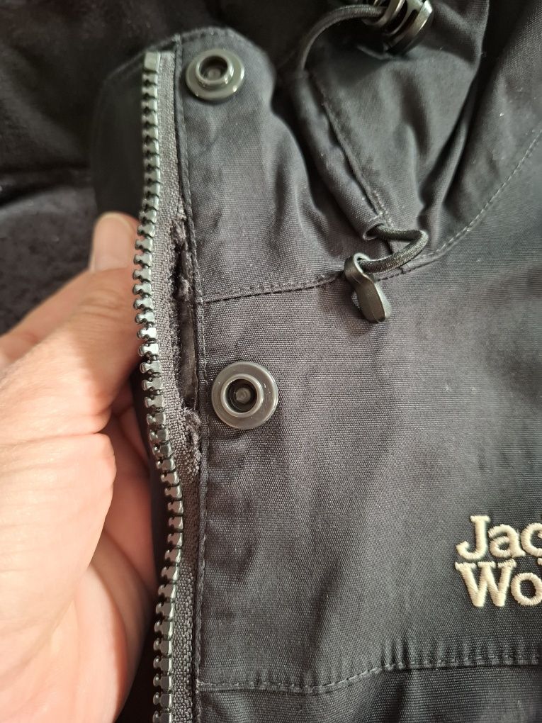 Kurtka jack wolfskin roz 36/38 taliowana