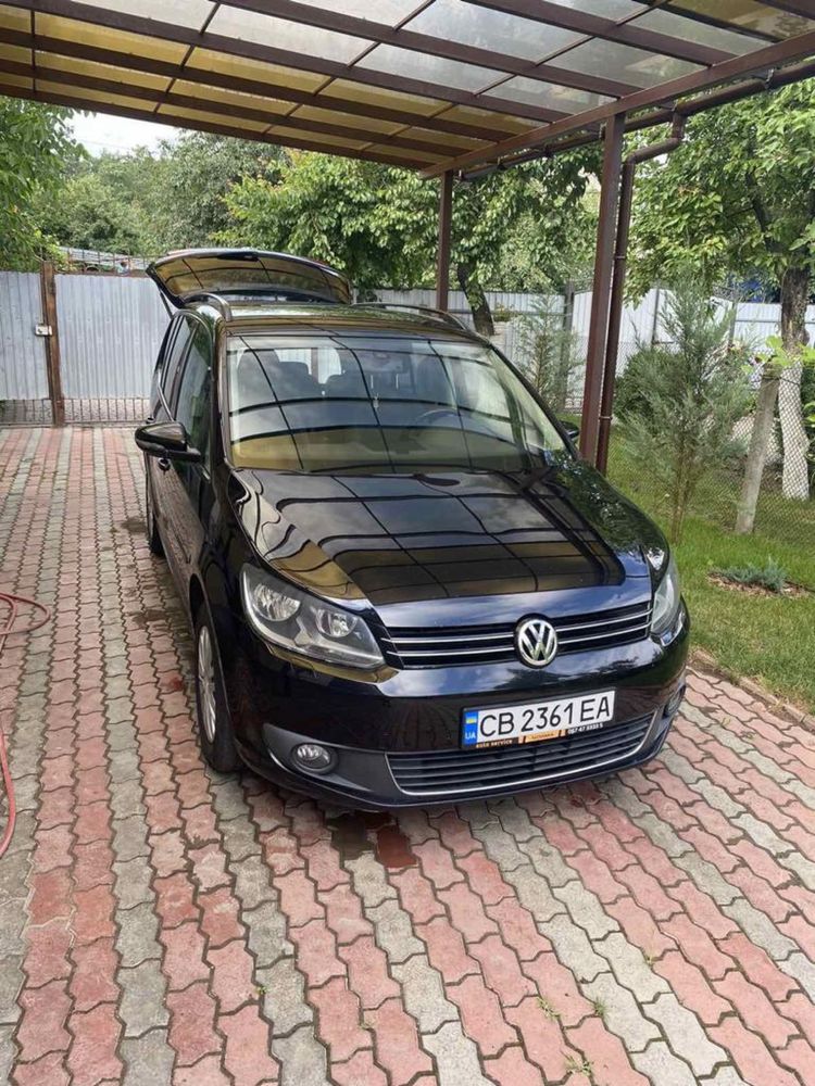 Продам машину Volkswagen Touran 2011р