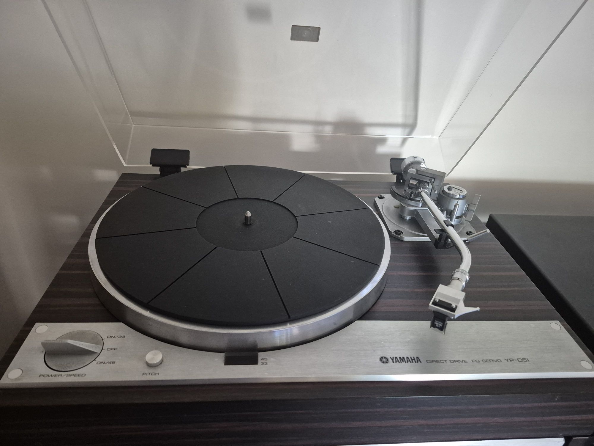 Gramofon Yamaha YP-D51