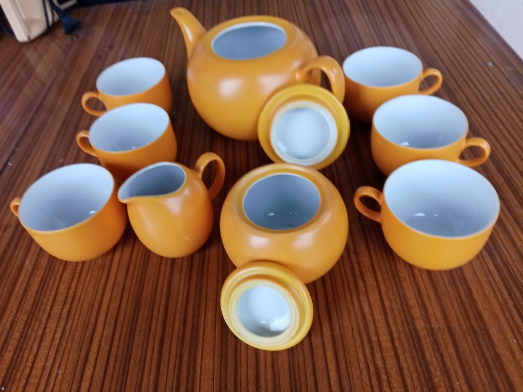 Serwis kawowy 6 osobowy niesygnowany porcelanowy