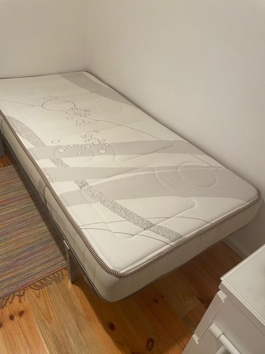 Cama estrado solteiro