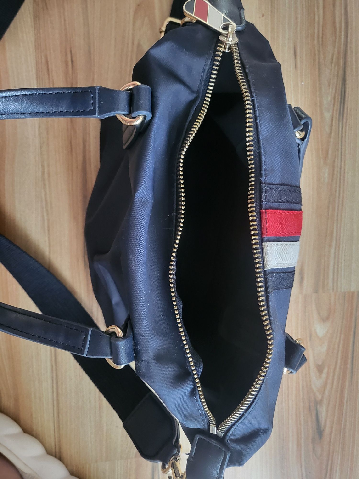 Torebka firmy Tommy Hilfiger
