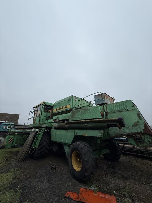 Комбайн Дон 1500