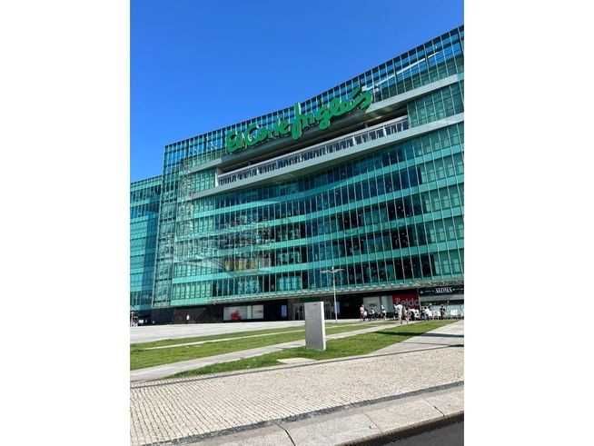 Sala/escritório com wc em Mafamude, V.N.Gaia, junto ao El Corte Inglês