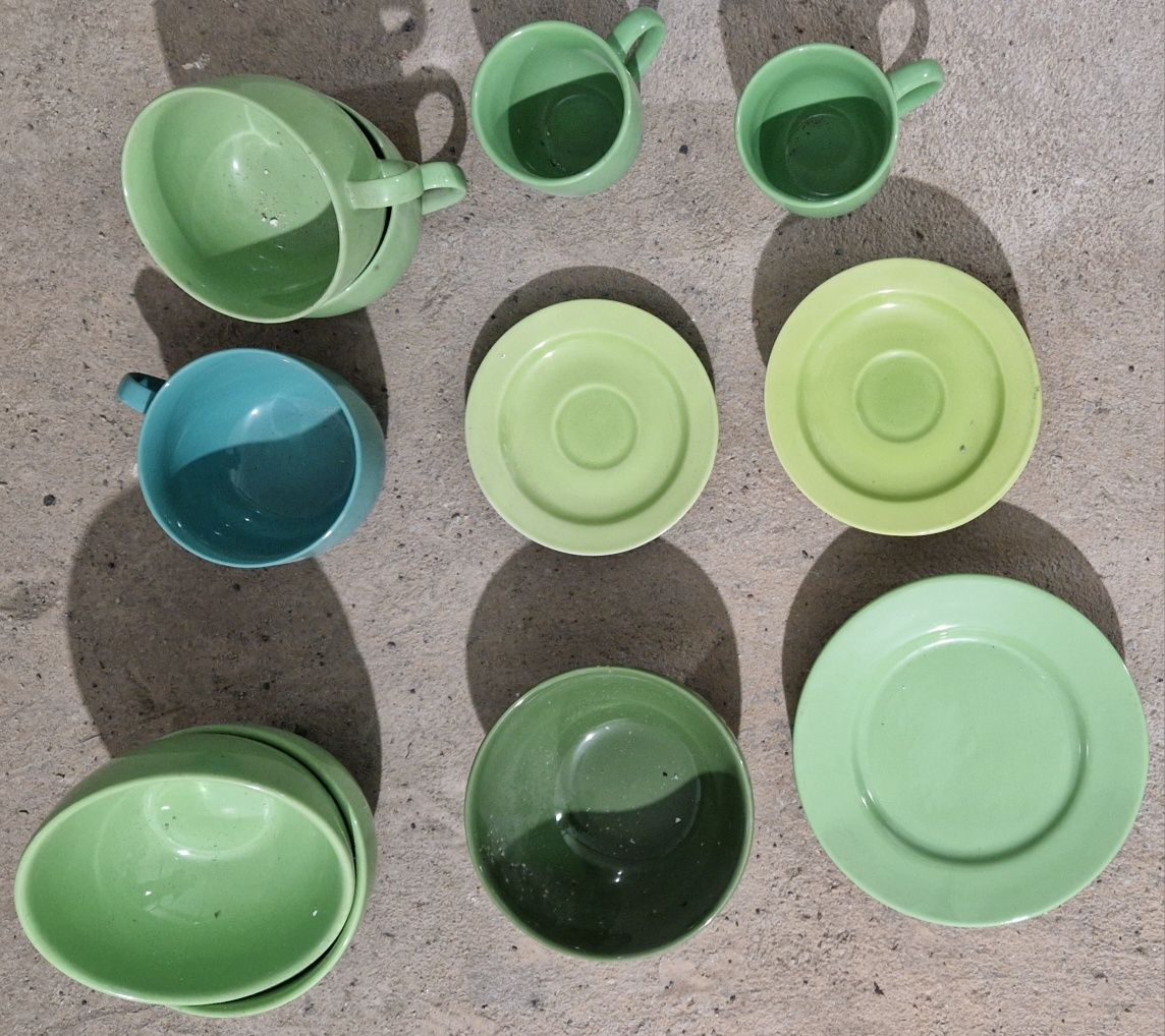 Zestaw naczyń ceramicznych zielonych 16 szt