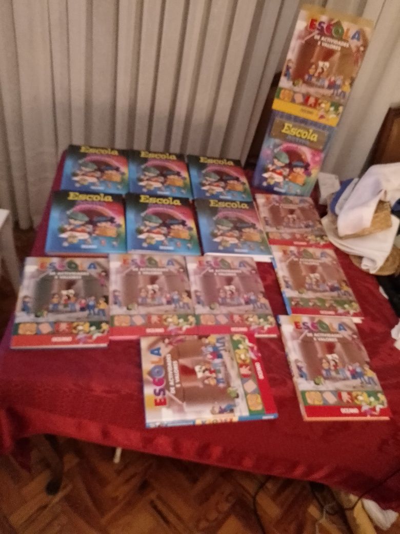 Livros Escola ActivaBrincar Caixa15E-E.ActivCaixa15Eou2-20E-C2EDesde2E