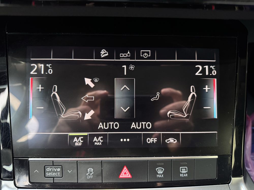 Audi E tron 95 kwt. За 21100€. В наявності