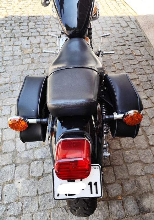 Yamaha Virago 535.
