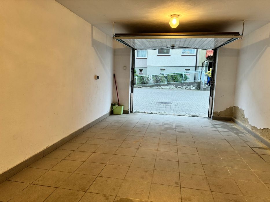 Garaż na Armii Krajowej 9