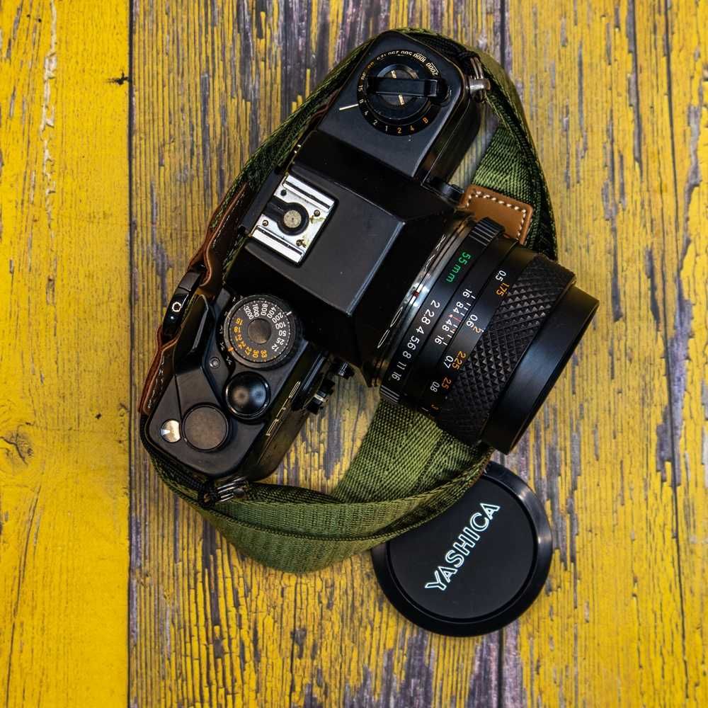 Contax RTS + Yashica DSB 55 mm f 2.0 + pasek