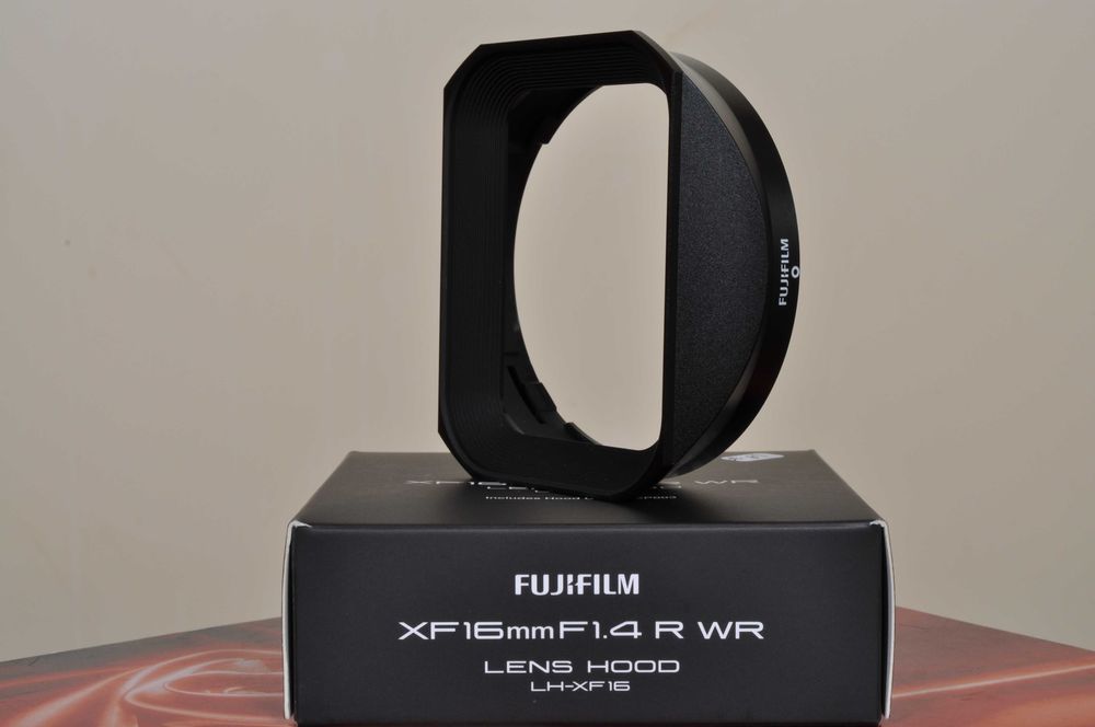 Parasol metálico Fuji para XF 16mm F: 1.4 WR. Novo.