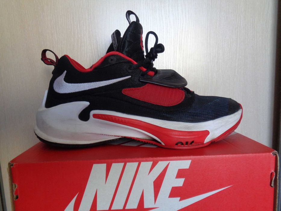NIKE Zoom Freak 3. 44/28