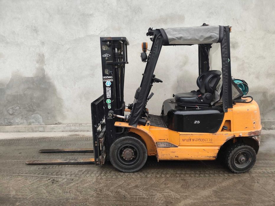 Sprzedam wózek widłowy HC 25 z 2006 roku