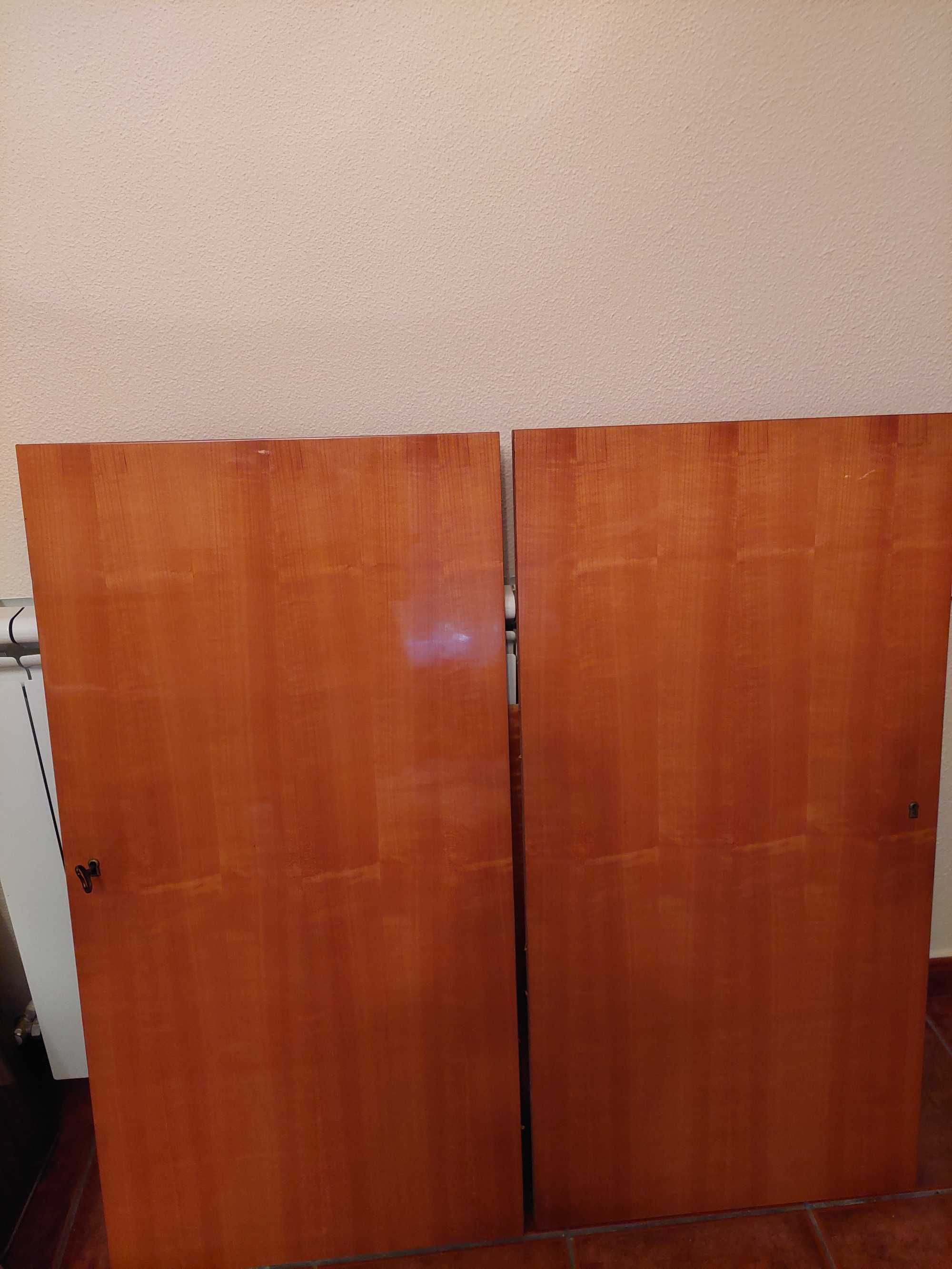 Portas Prateleiras e Gavetas de Armário