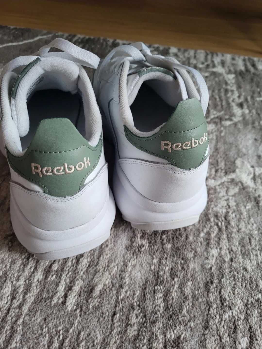 Reebok Sneakersy Classic Leather SP Extra r.39