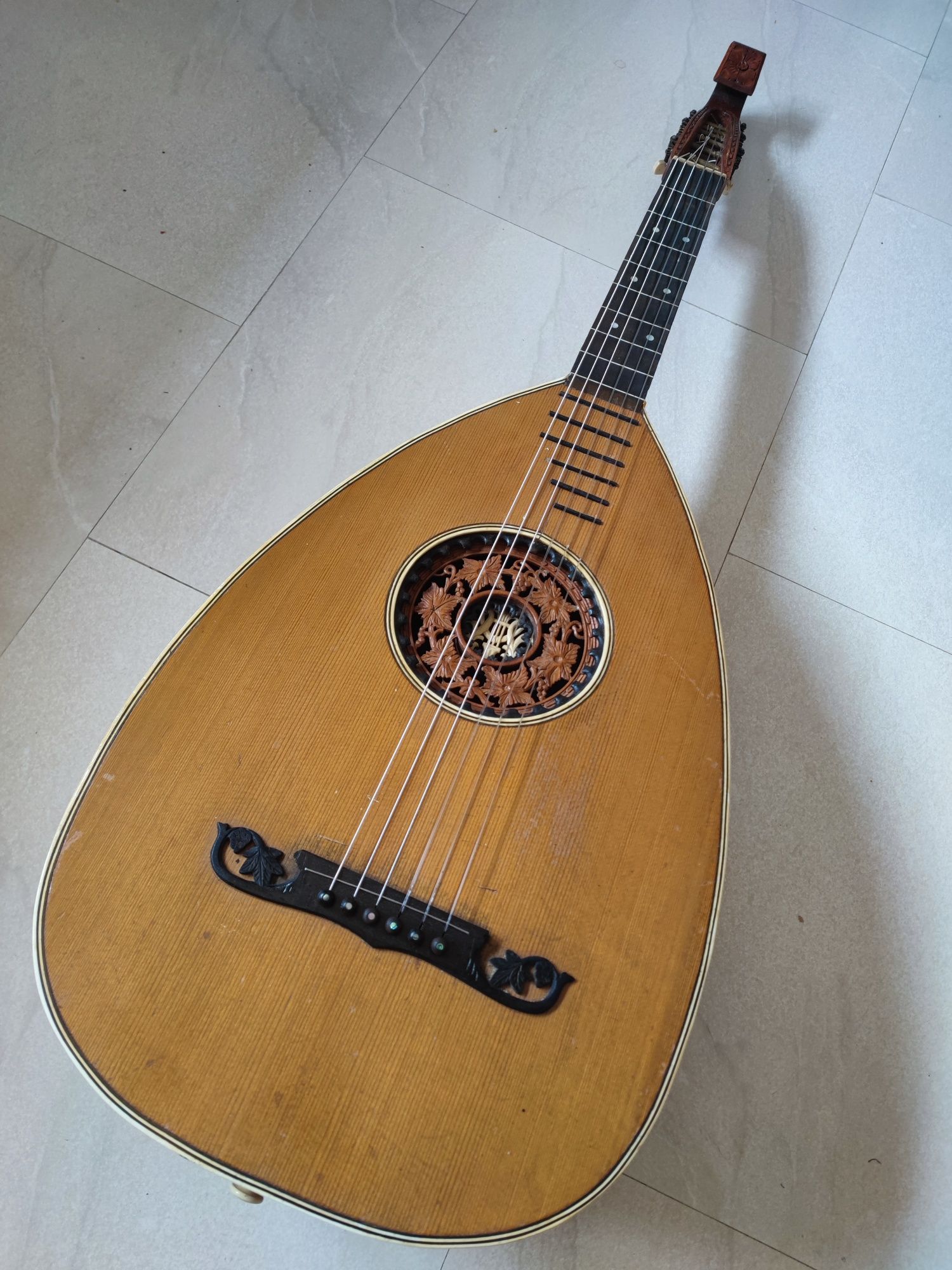 Guitarra Alaúde Alema