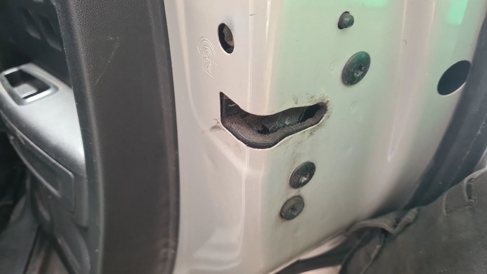 Fechadura / fecho porta trás direito CITROËN C3 III (SX)