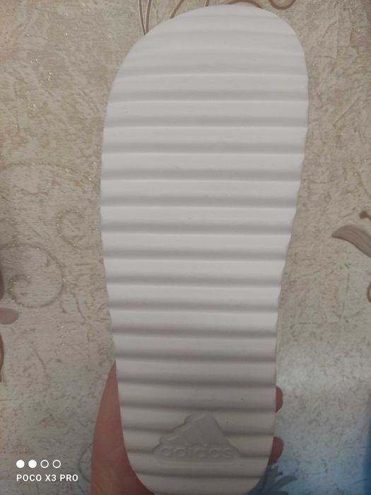 Адідас шльопки нові 42 - 44 оригінал унісекс