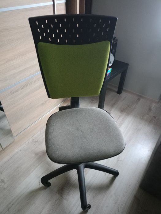 Krzesło obrotowe do biurka ciche kółka