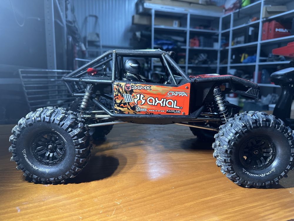 Axial Capra RC crawler 1/10