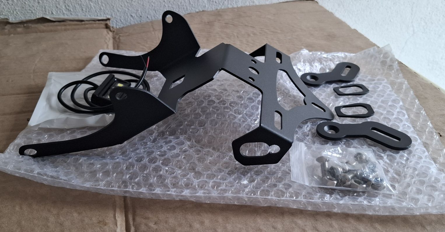 Suporte Matrícula HONDA CB650R / CBR650R