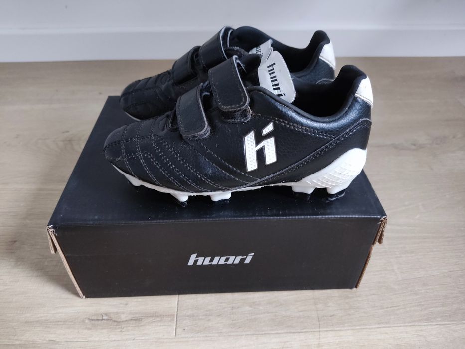 Buty piłkarskie, korki skórzane huari, rozmiar 28, jak nowe