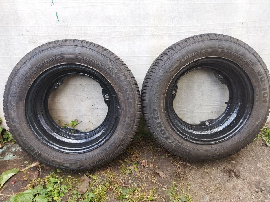 Продам зимнюю резину как новую с дисками 155/70R13 на Таврию,Славуту