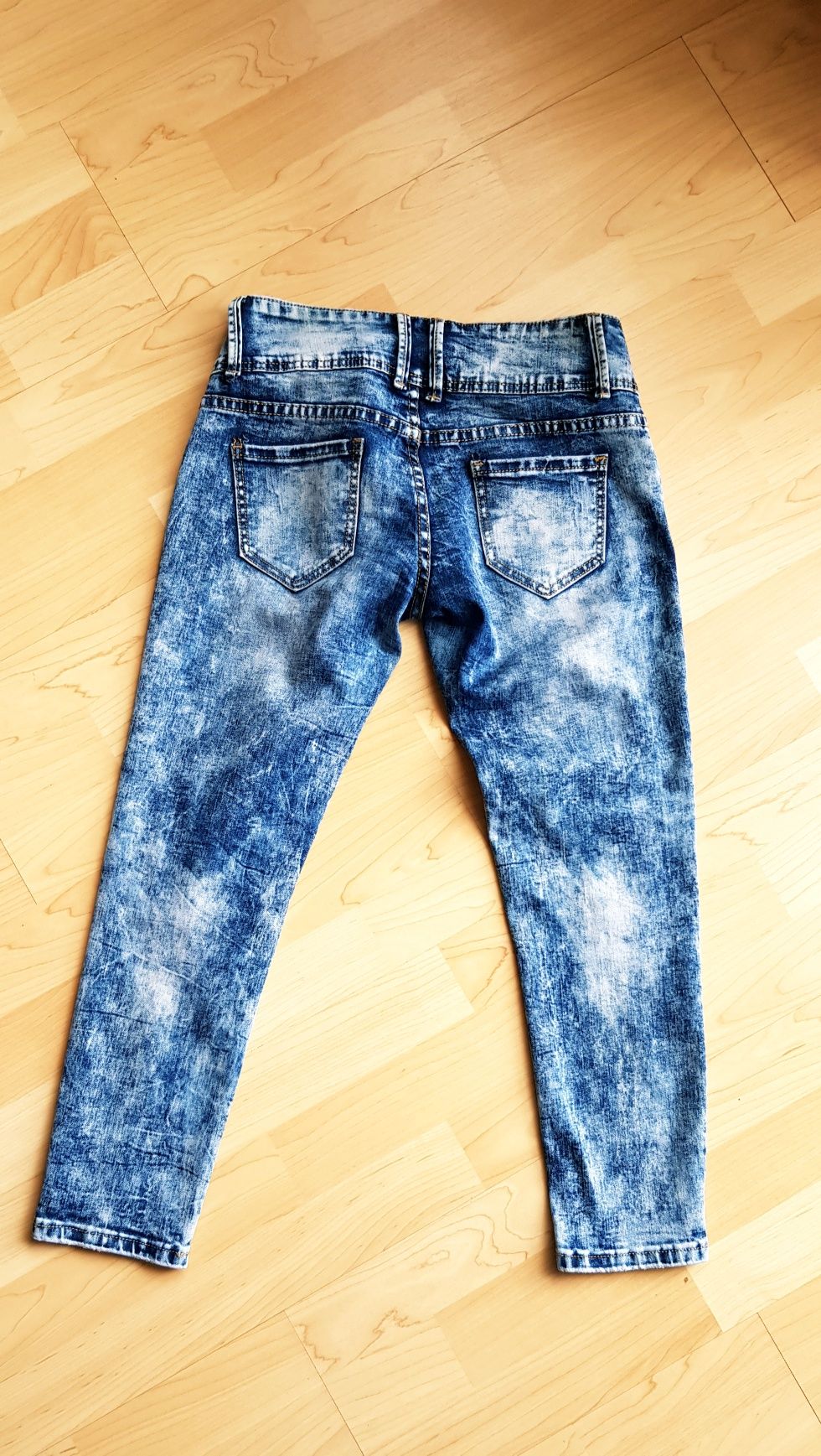 Spodnie jeans rurki, piękny kolor,wyszczuplające r.36 S