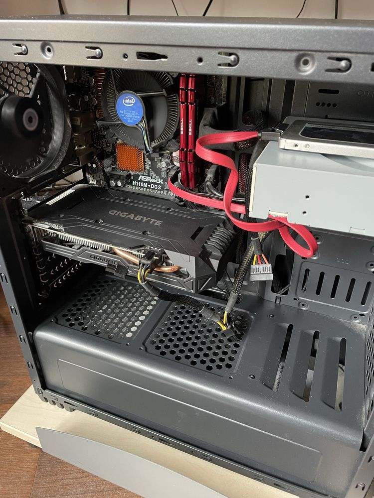 Komputer stacjonarny do pracy i gier – 32GB RAM, SSD, GTX 1060