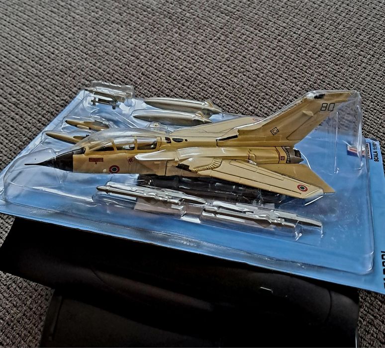 Avião de Combate Panavia Tornado IDS.