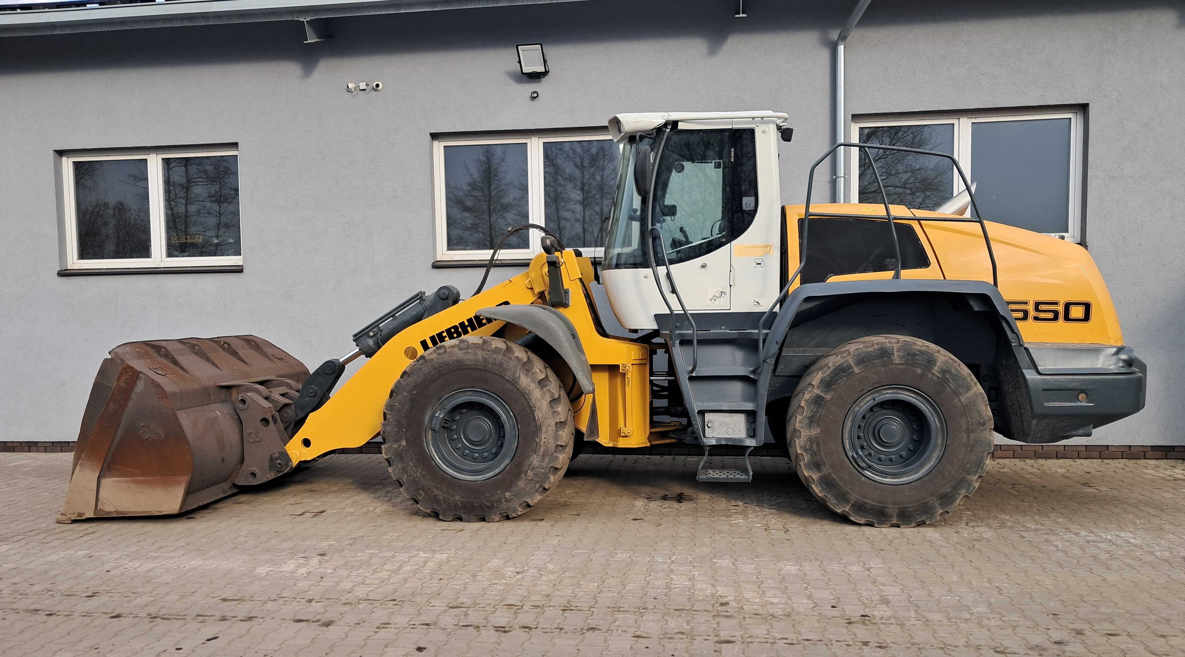 LIEBHERR L550 Długi Wysięgnik 2015r  Centralne Smarowanie 20,5t