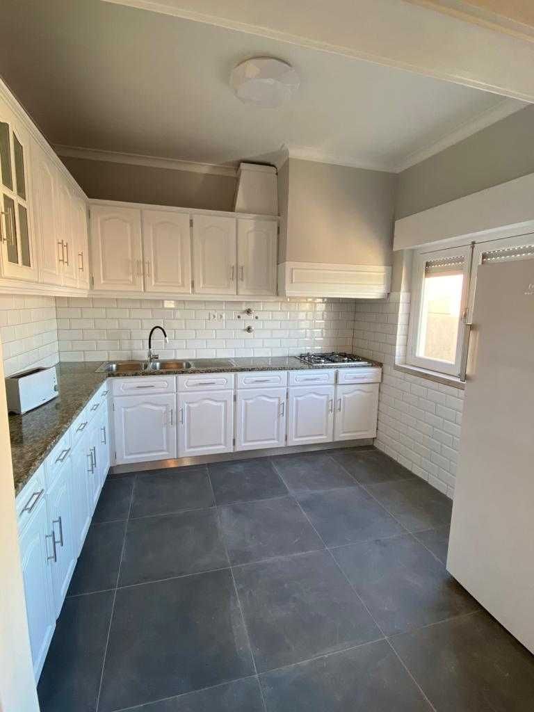 Arrendo 1 quarto apartir de 300€/mês NÃO SE ACEITAM CASAIS