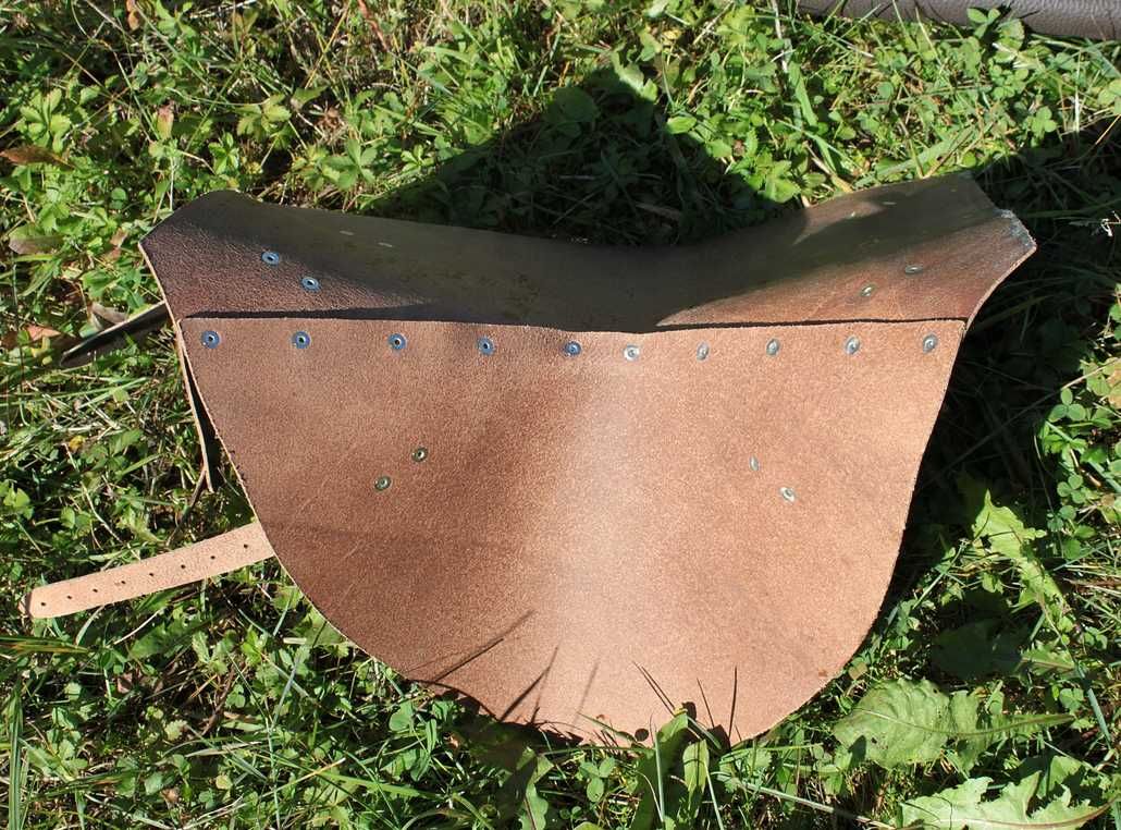 Skórzane nagolenniki ochronne spawalnicze kowalskie ślusarskie BRĄZOWE
