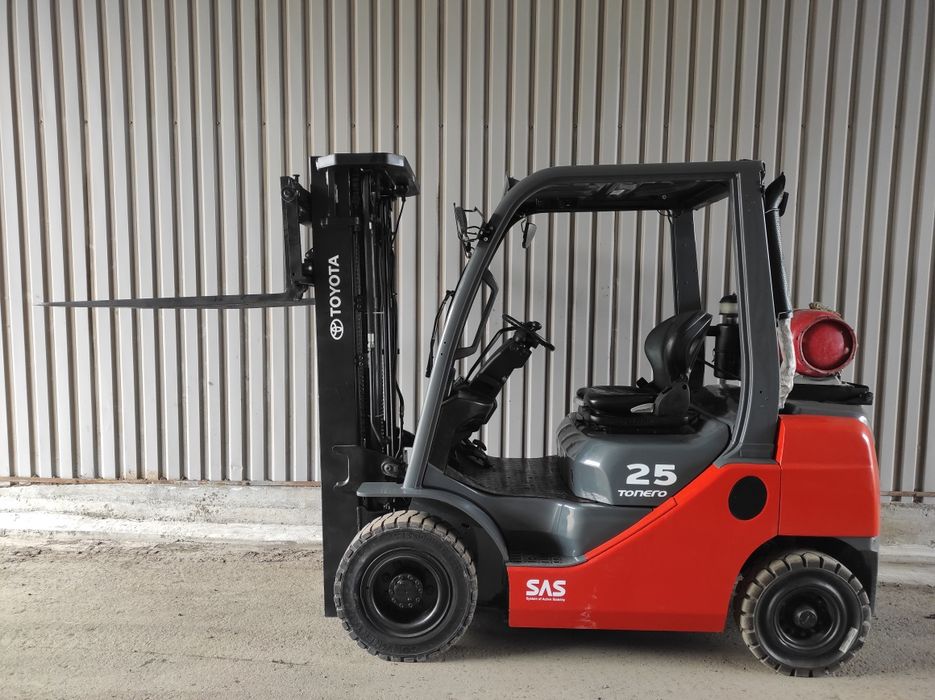 Навантажувач Toyota 2,5 т газ. Вилочный погрузчик Тойота 2,5 т