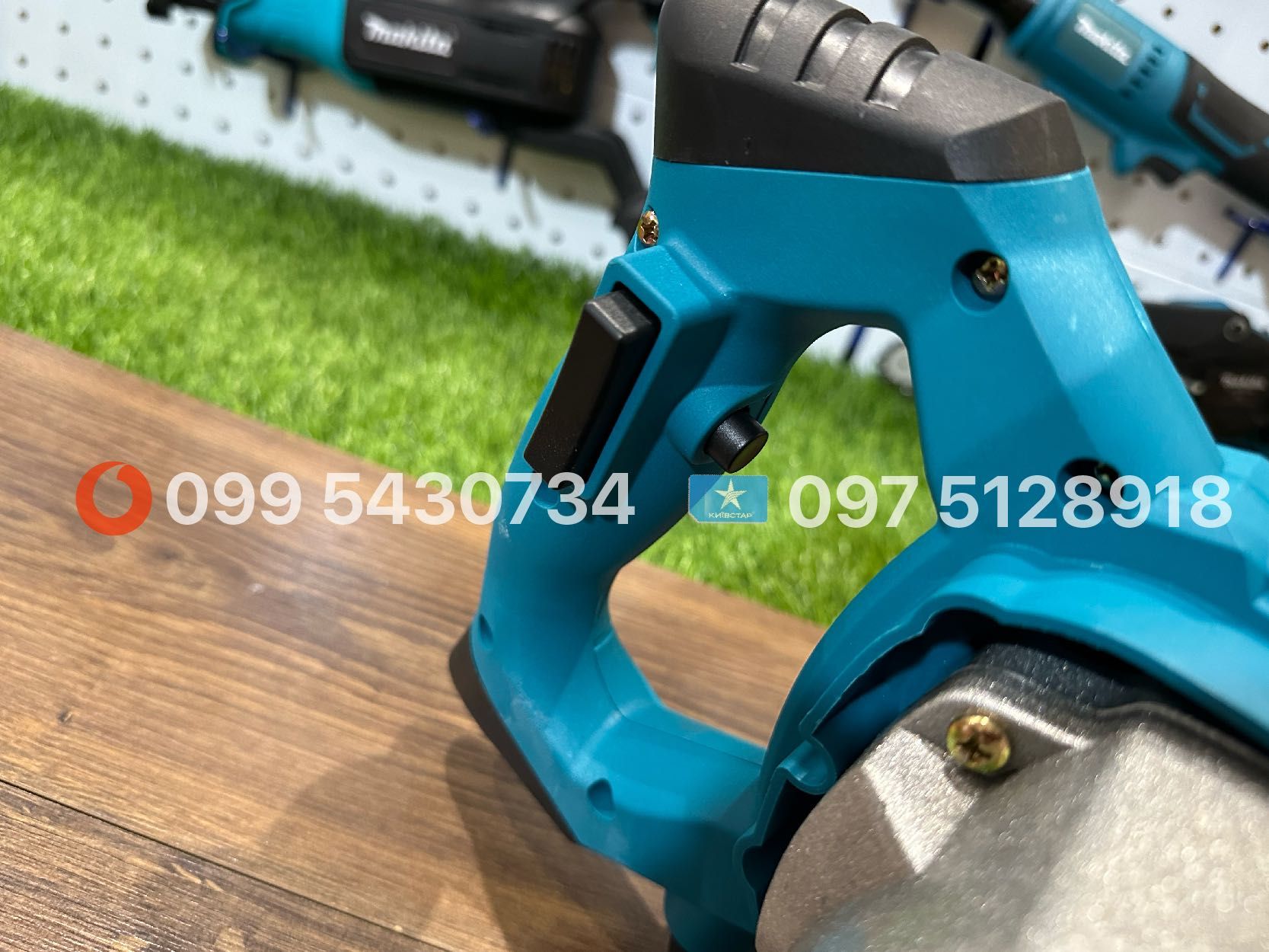 Мережевий міксер Makita MLM25 2500W будівельний з двома насадками М14