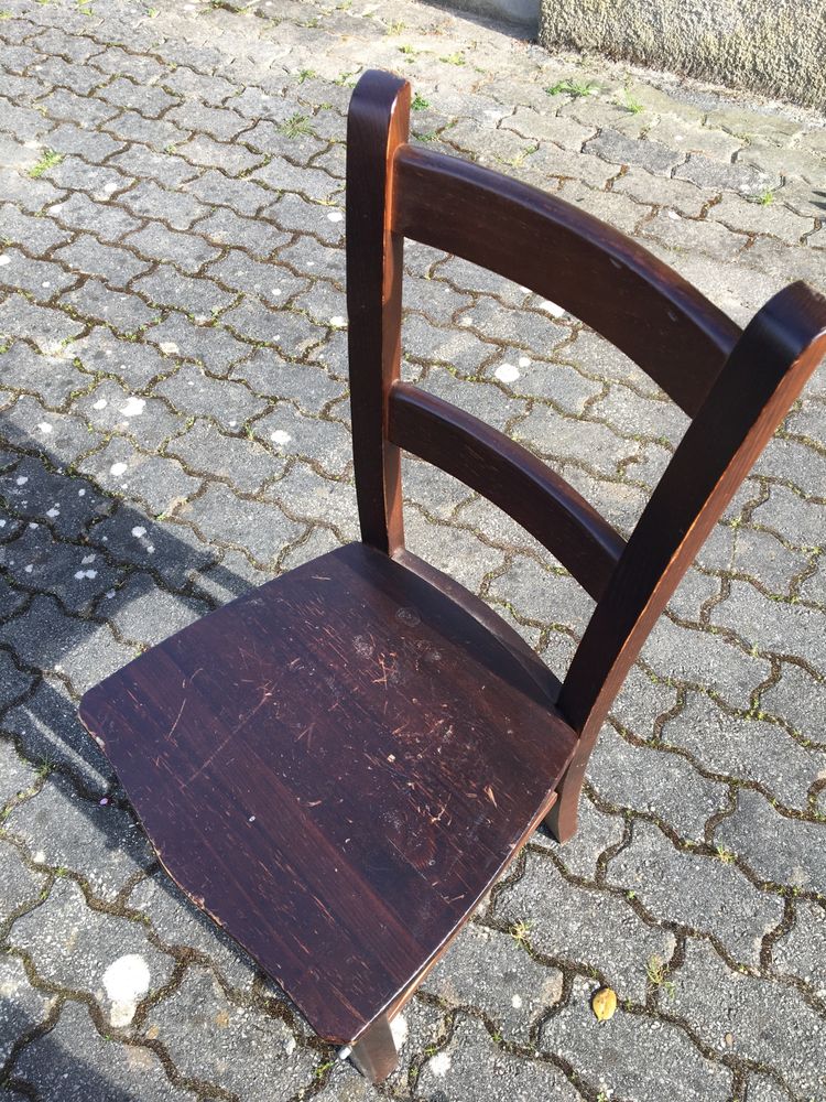 Mesas / Cadeiras / bancos