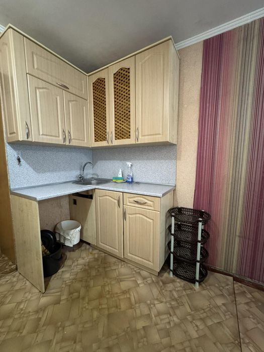 Здам кімнату в гуртожитку з водою