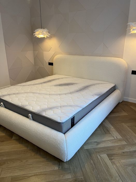 Ліжко в наявності. 160/200см.