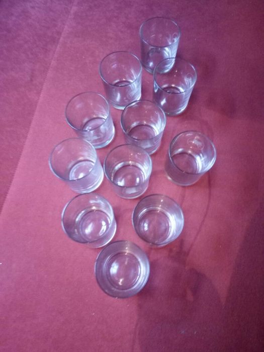 11 copos de whisky