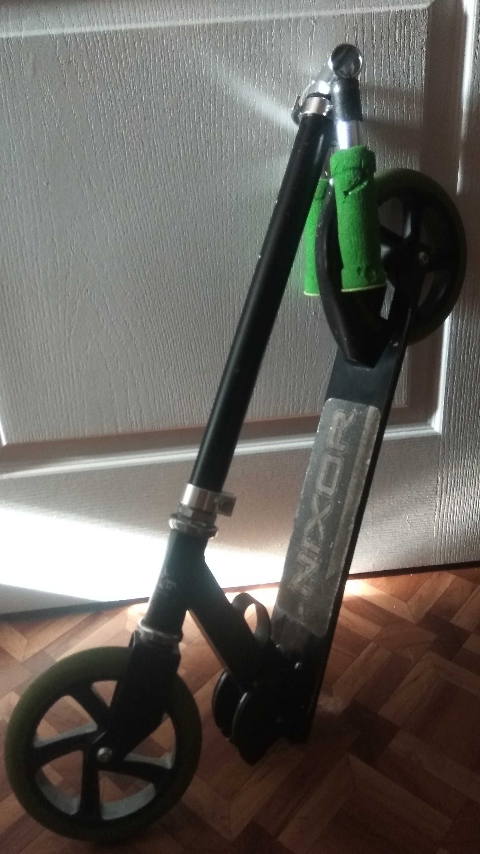 Самокат складывающийся.