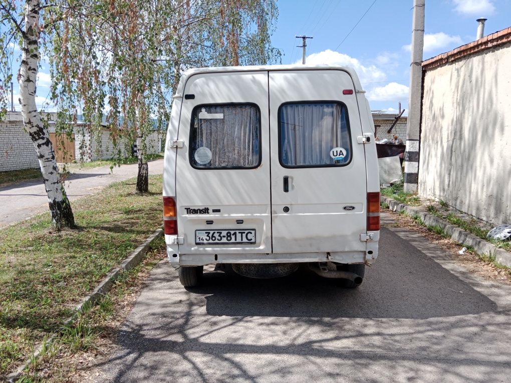 Продаю Форд-Транзит.Рік випуску 1998,пасажир 14 місць.