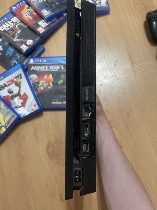 Konsola PS4 Slim 500GB