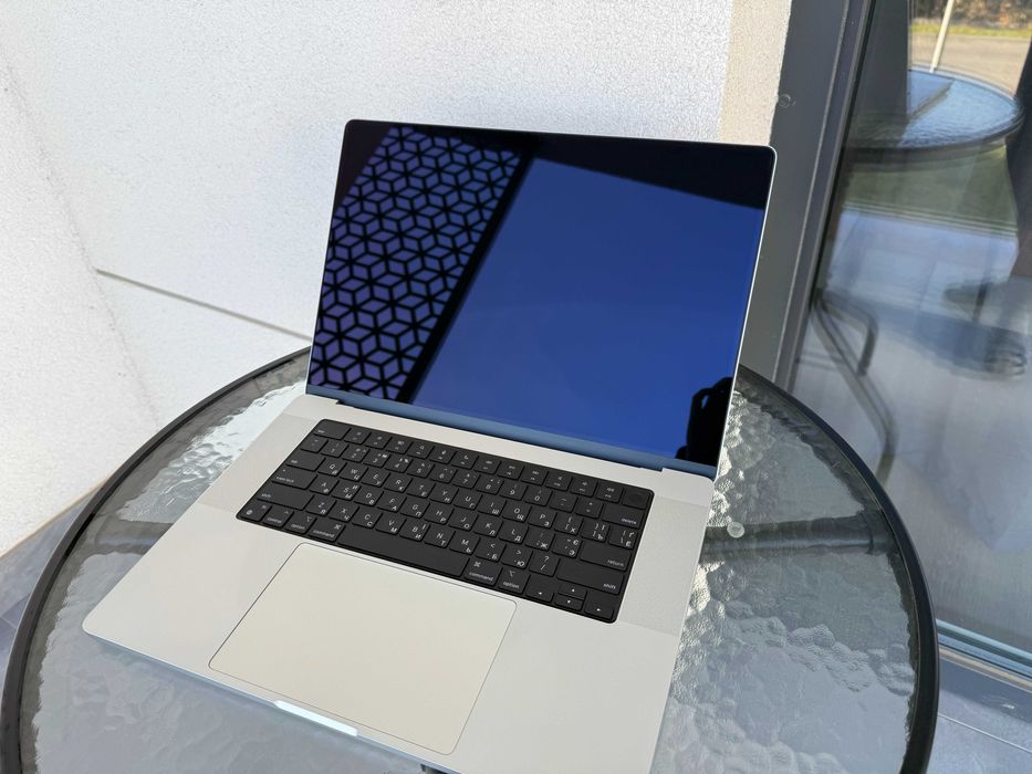MacBook M1 Pro 16 дюймов, 16 GB Ram, 1000GB SSD.